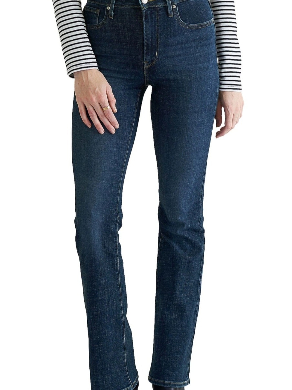LEVIS 725 Highrise Bootcut Size 30